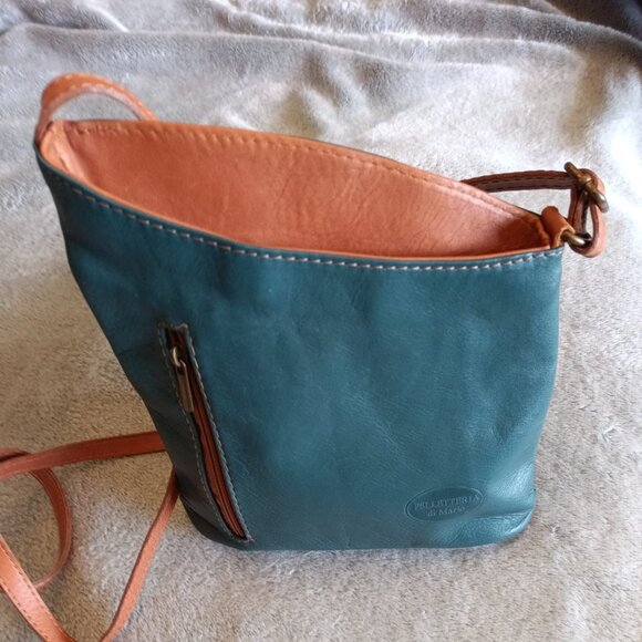 Small leather crossbody purse in rich hunter green and brown - Picture 1 of 4